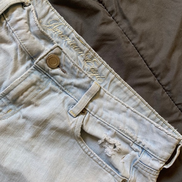 Light Wash Short Shorts - Picture 7 of 9